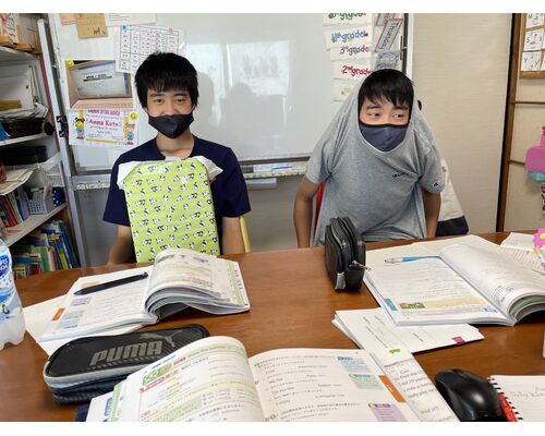 変な態度